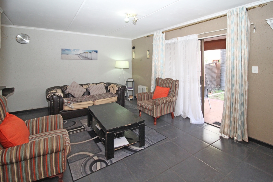 2 Bedroom Property for Sale in Bromhof Gauteng