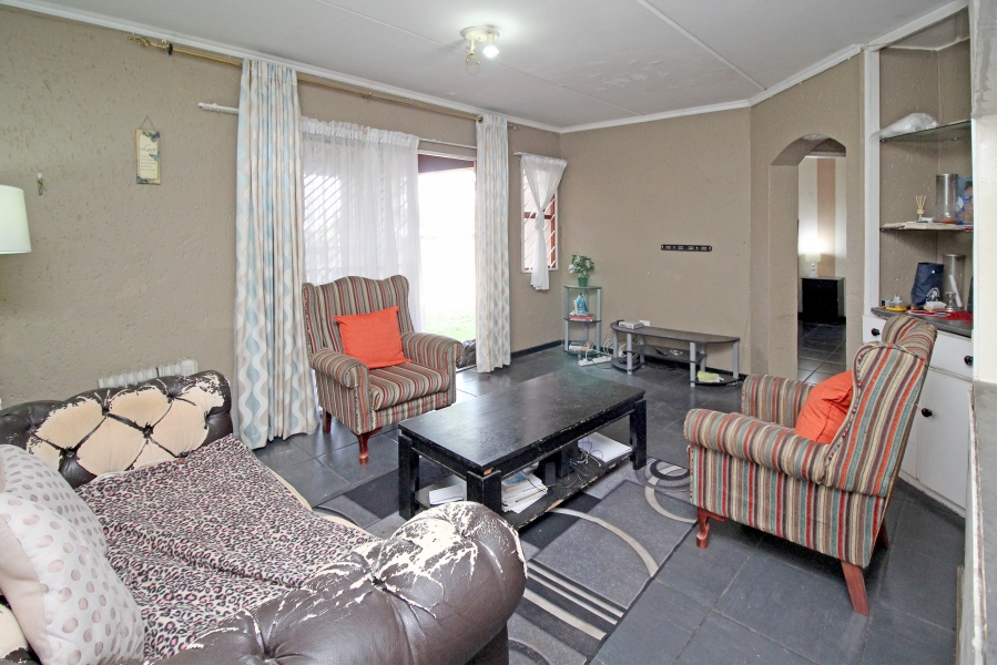 2 Bedroom Property for Sale in Bromhof Gauteng