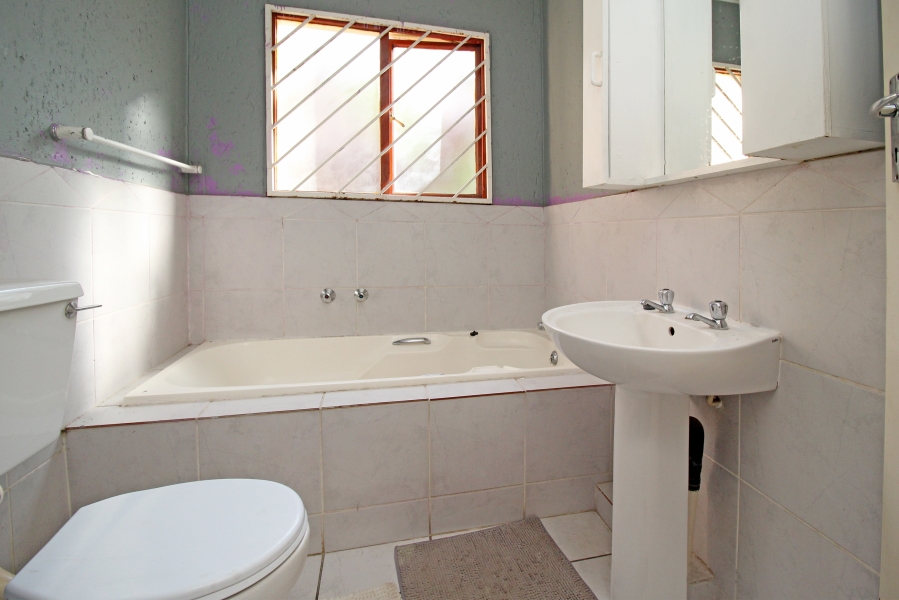 2 Bedroom Property for Sale in Bromhof Gauteng