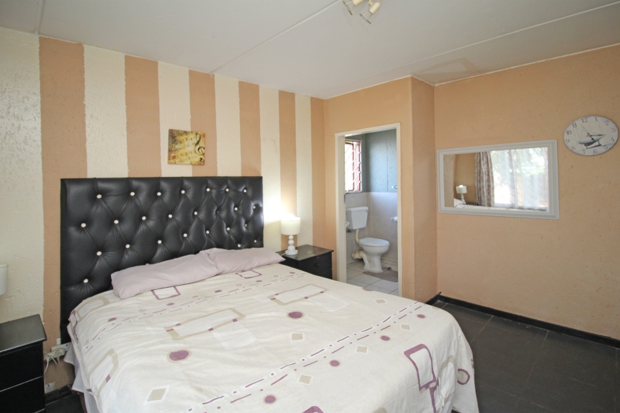 2 Bedroom Property for Sale in Bromhof Gauteng