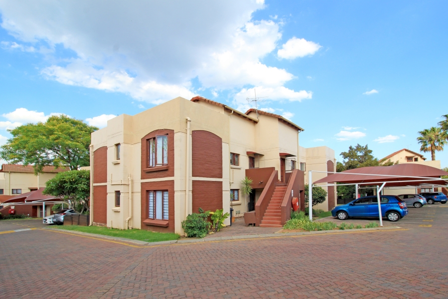 2 Bedroom Property for Sale in Bromhof Gauteng