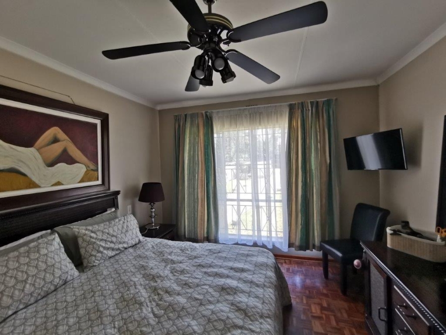 6 Bedroom Property for Sale in Brackendowns Gauteng