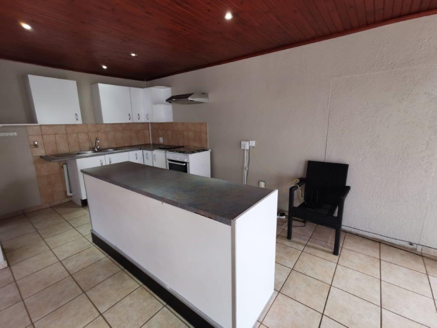 6 Bedroom Property for Sale in Brackendowns Gauteng