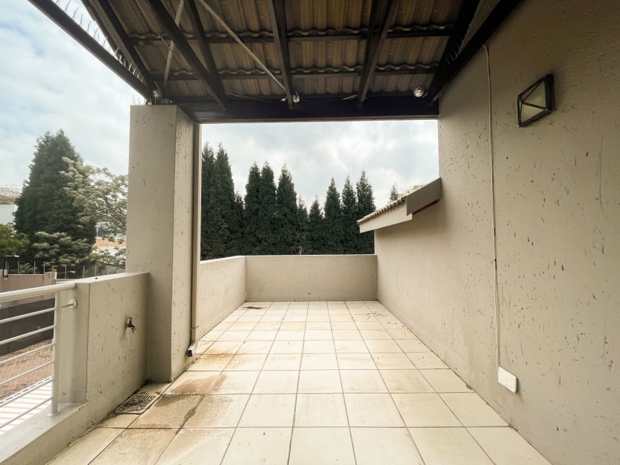 To Let 2 Bedroom Property for Rent in Bryanston Gauteng