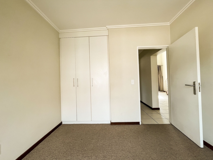 To Let 2 Bedroom Property for Rent in Bryanston Gauteng