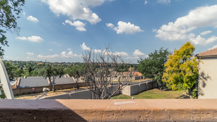 2 Bedroom Property for Sale in Vorna Valley Gauteng