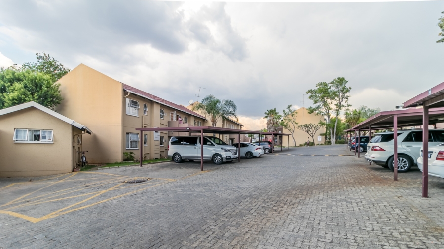 2 Bedroom Property for Sale in Vorna Valley Gauteng