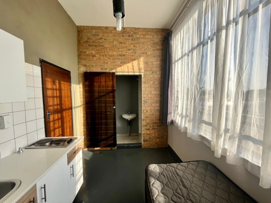 To Let 1 Bedroom Property for Rent in Edenvale Central Gauteng