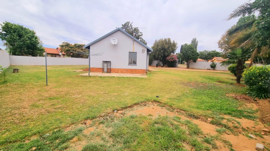 To Let 3 Bedroom Property for Rent in Noordwyk Gauteng