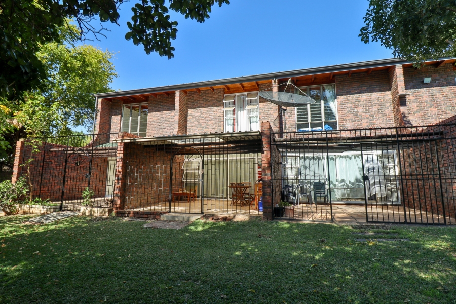 To Let 2 Bedroom Property for Rent in Queenswood Gauteng