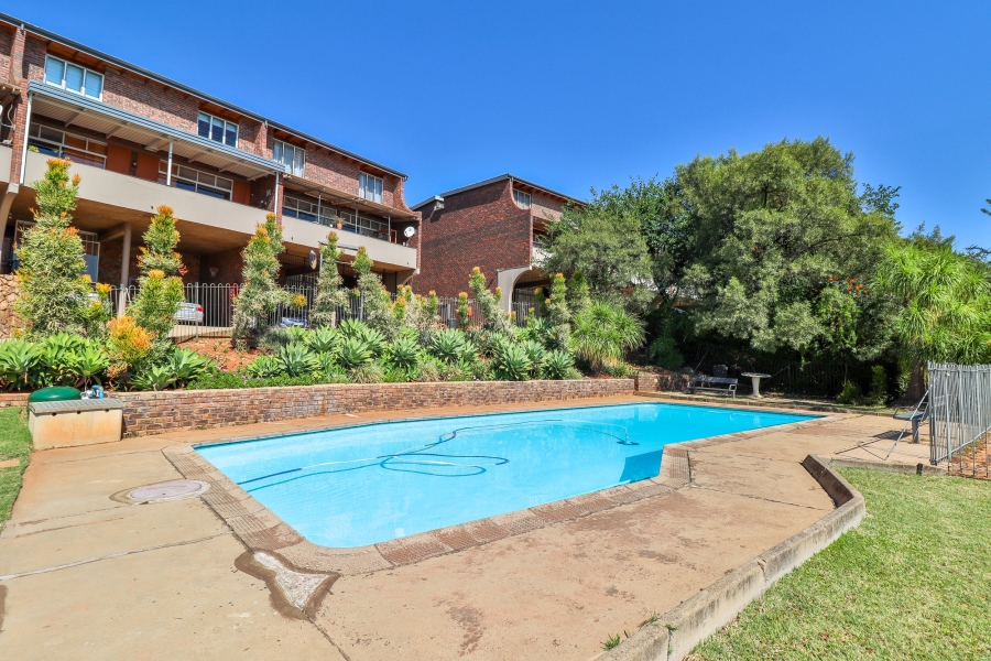 To Let 2 Bedroom Property for Rent in Queenswood Gauteng