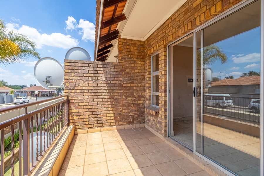 2 Bedroom Property for Sale in Birchleigh Gauteng