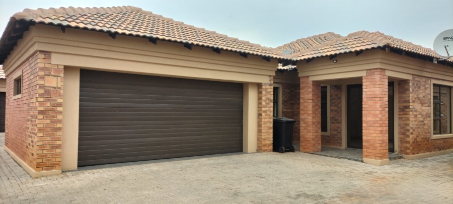 To Let 3 Bedroom Property for Rent in Silver Stone Country Estate Gauteng