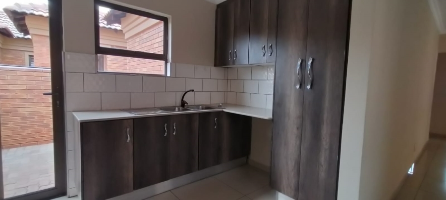 To Let 3 Bedroom Property for Rent in Silver Stone Country Estate Gauteng