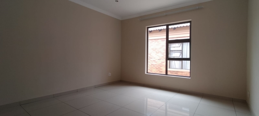 To Let 3 Bedroom Property for Rent in Silver Stone Country Estate Gauteng