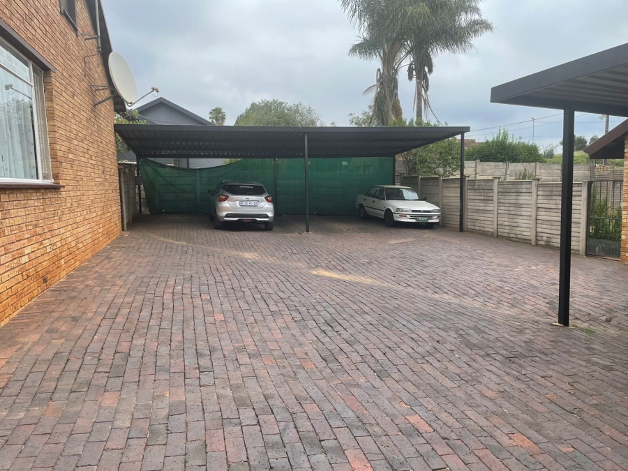 3 Bedroom Property for Sale in Noordheuwel Gauteng