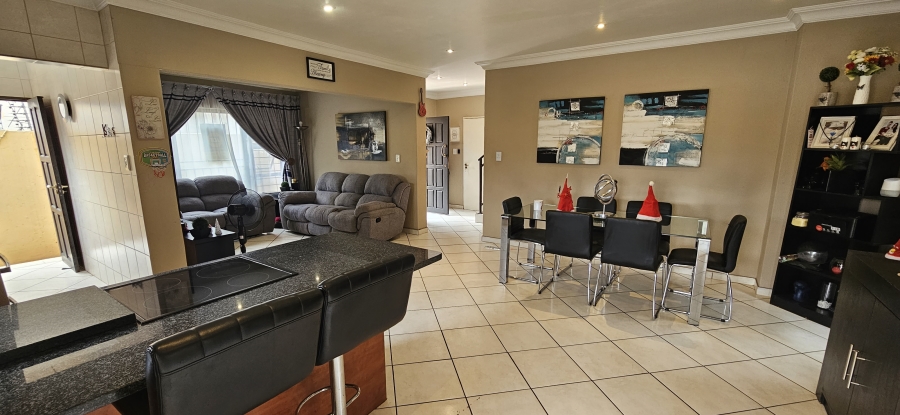 3 Bedroom Property for Sale in New Redruth Gauteng