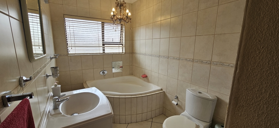 3 Bedroom Property for Sale in New Redruth Gauteng