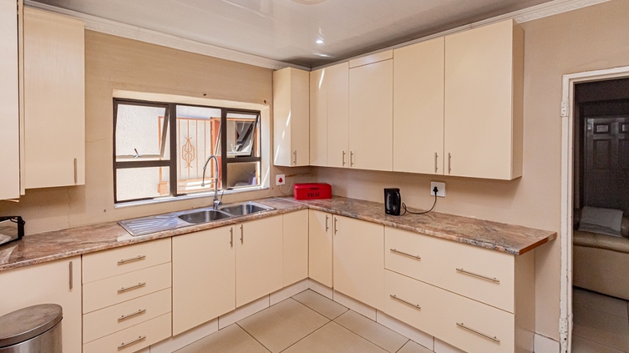 2 Bedroom Property for Sale in Diepkloof Gauteng