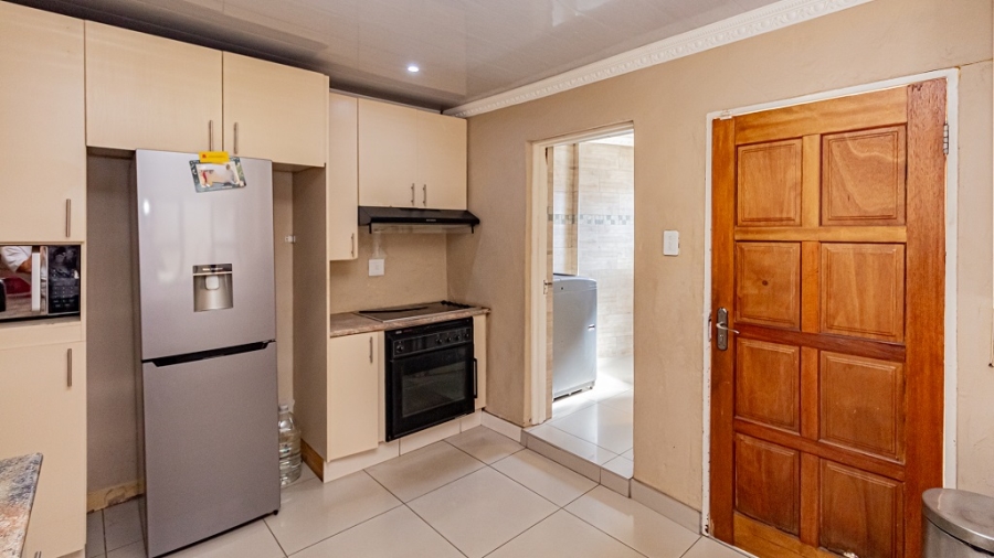 2 Bedroom Property for Sale in Diepkloof Gauteng