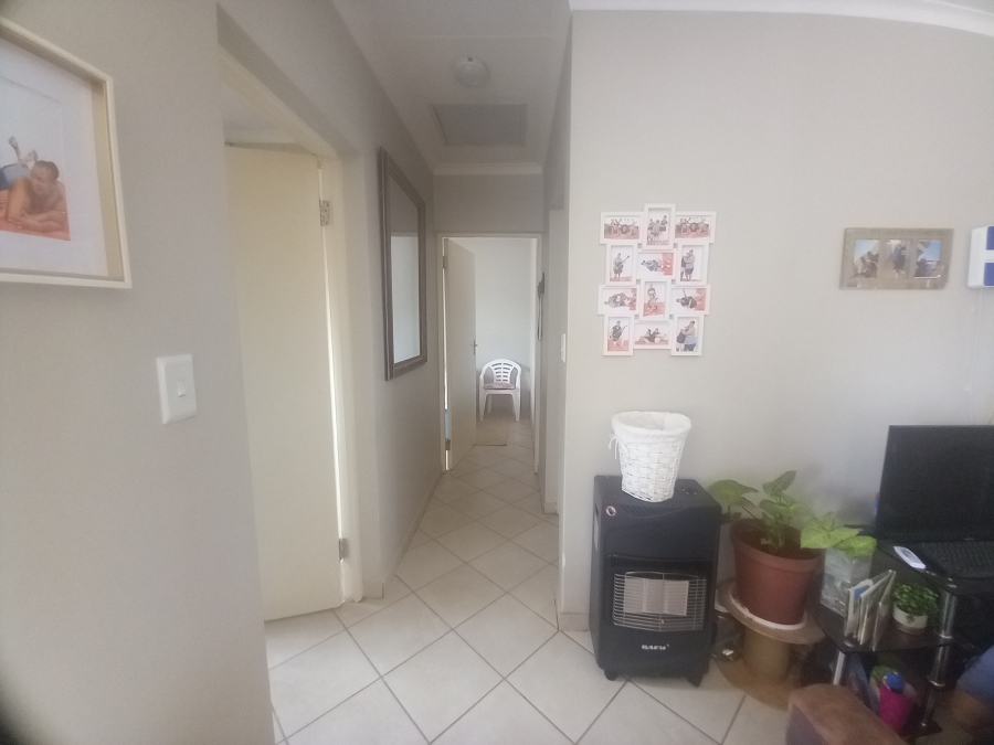 2 Bedroom Property for Sale in Crystal Park Gauteng