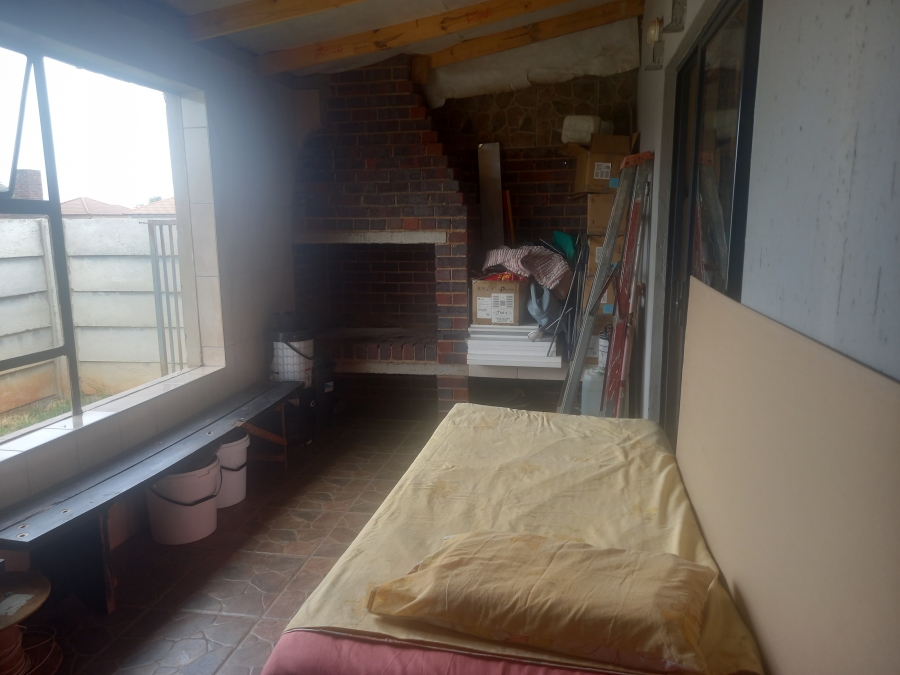 2 Bedroom Property for Sale in Crystal Park Gauteng