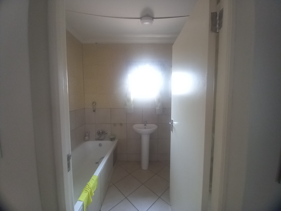 2 Bedroom Property for Sale in Crystal Park Gauteng