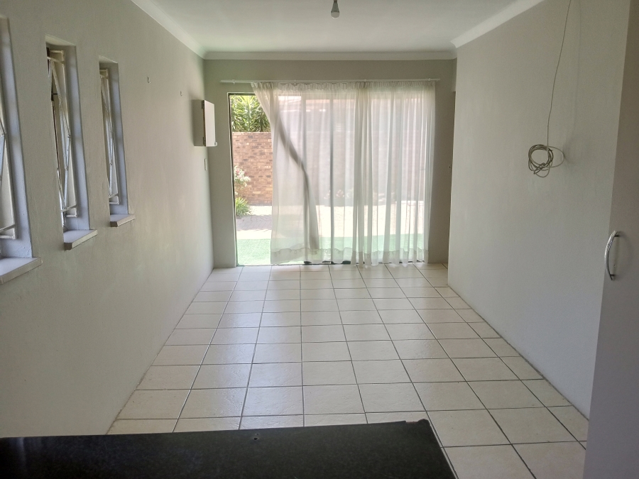 To Let 1 Bedroom Property for Rent in Sunward Park Gauteng