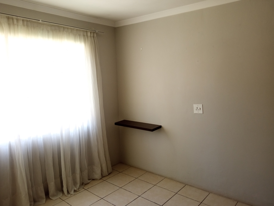 To Let 1 Bedroom Property for Rent in Sunward Park Gauteng