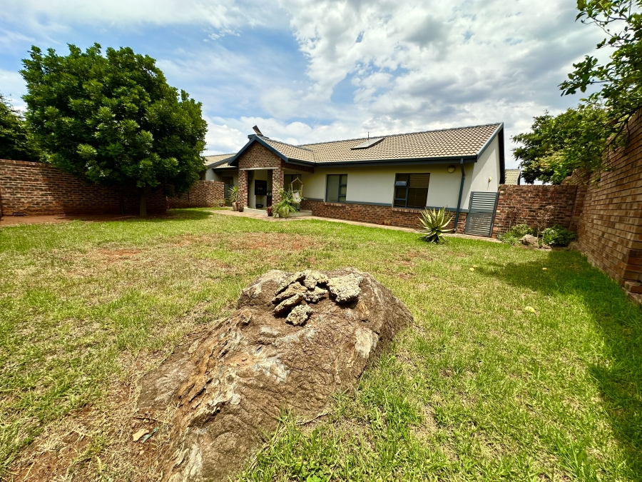 3 Bedroom Property for Sale in Heuwelsig Estate Gauteng