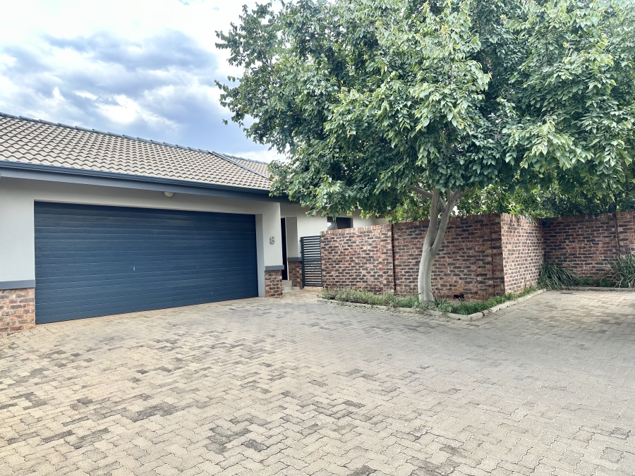 3 Bedroom Property for Sale in Heuwelsig Estate Gauteng