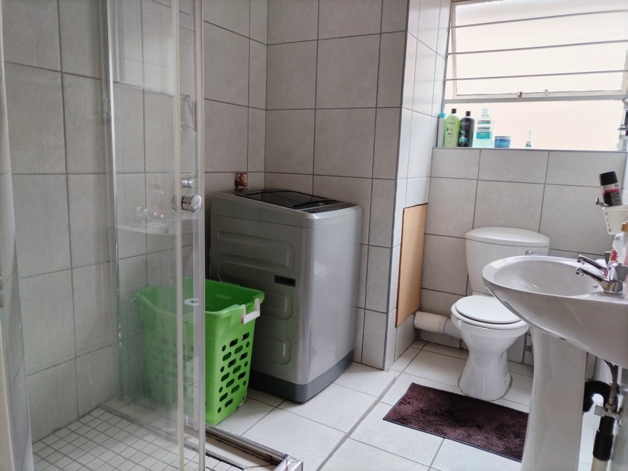 2 Bedroom Property for Sale in Alberante Gauteng