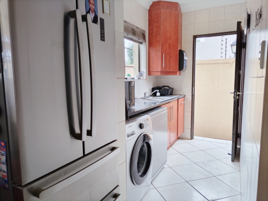 3 Bedroom Property for Sale in New Redruth Gauteng