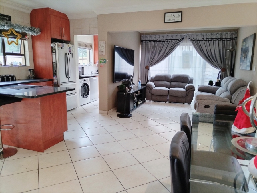 3 Bedroom Property for Sale in New Redruth Gauteng