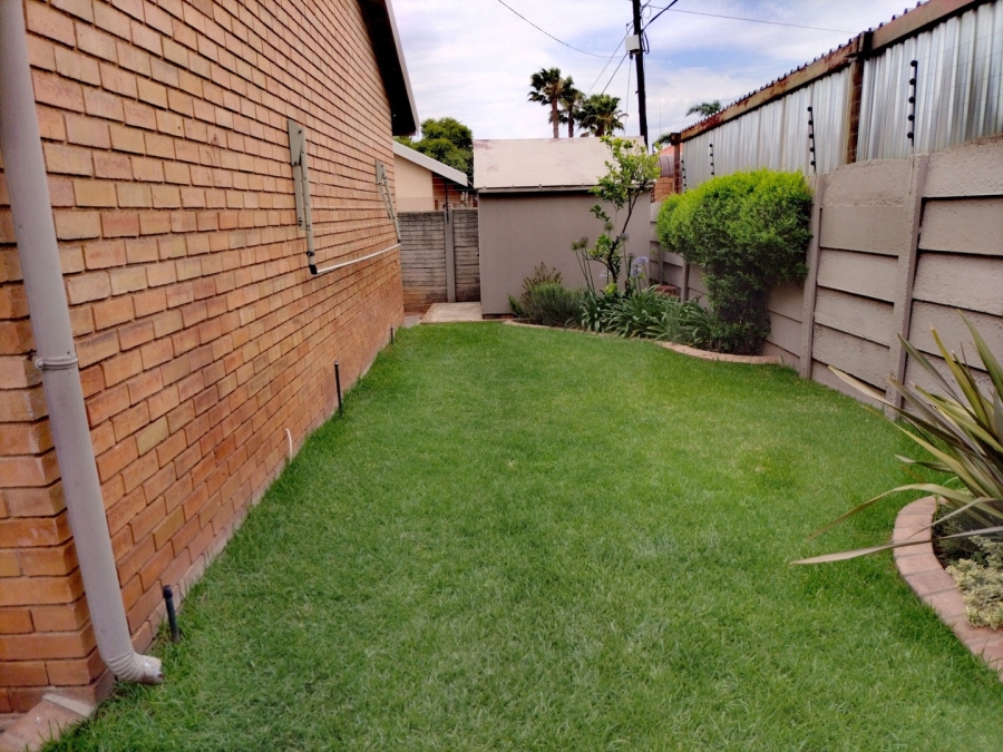 3 Bedroom Property for Sale in New Redruth Gauteng