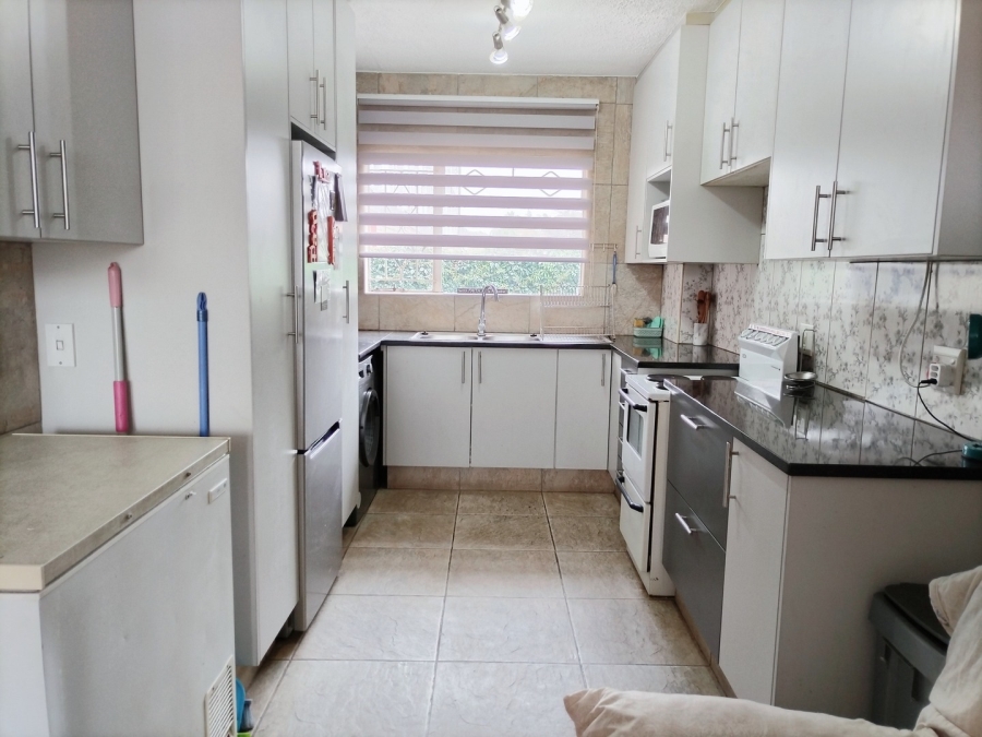 2 Bedroom Property for Sale in New Redruth Gauteng