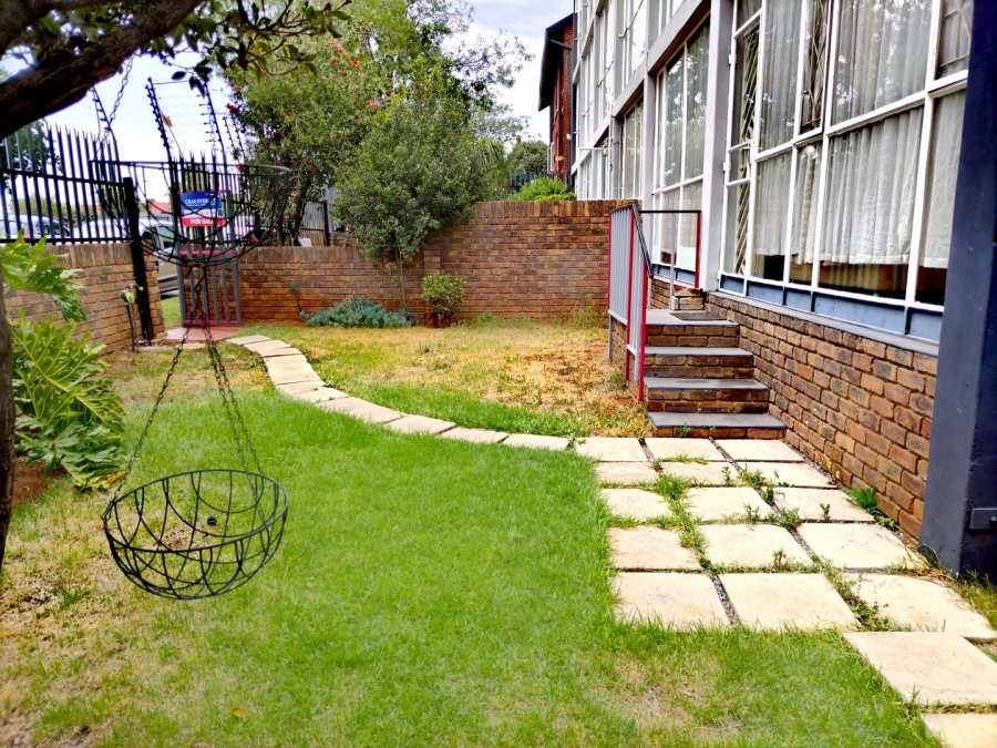 2 Bedroom Property for Sale in New Redruth Gauteng