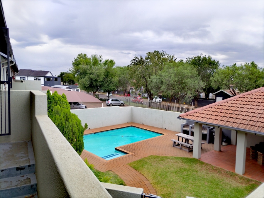 2 Bedroom Property for Sale in Verwoerdpark Gauteng