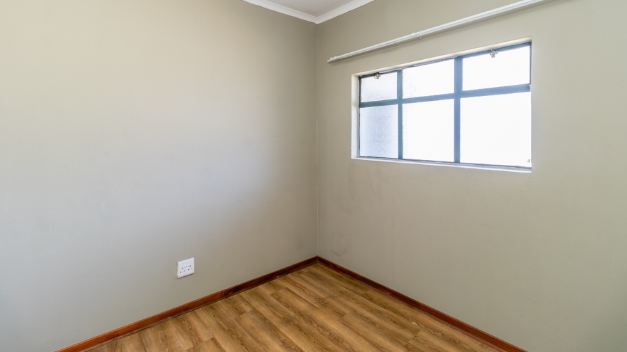 To Let 2 Bedroom Property for Rent in Glen Austin Gauteng