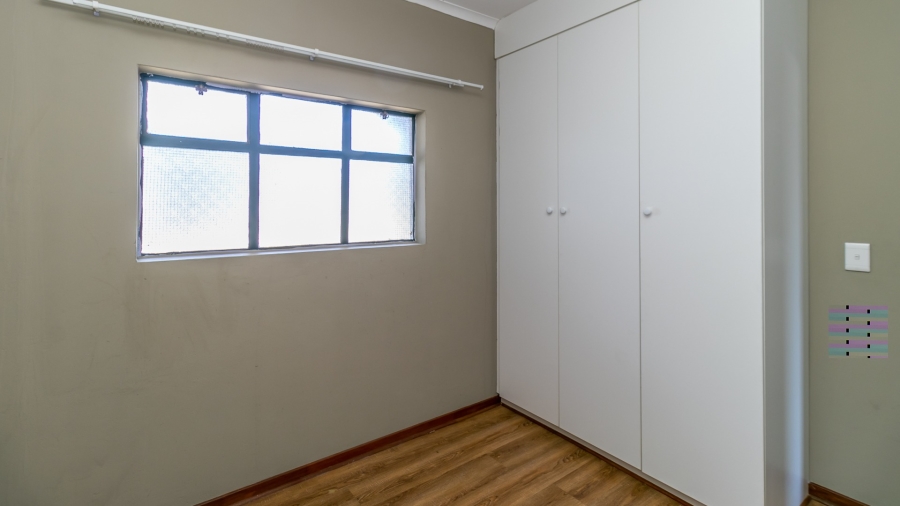 To Let 2 Bedroom Property for Rent in Glen Austin Gauteng