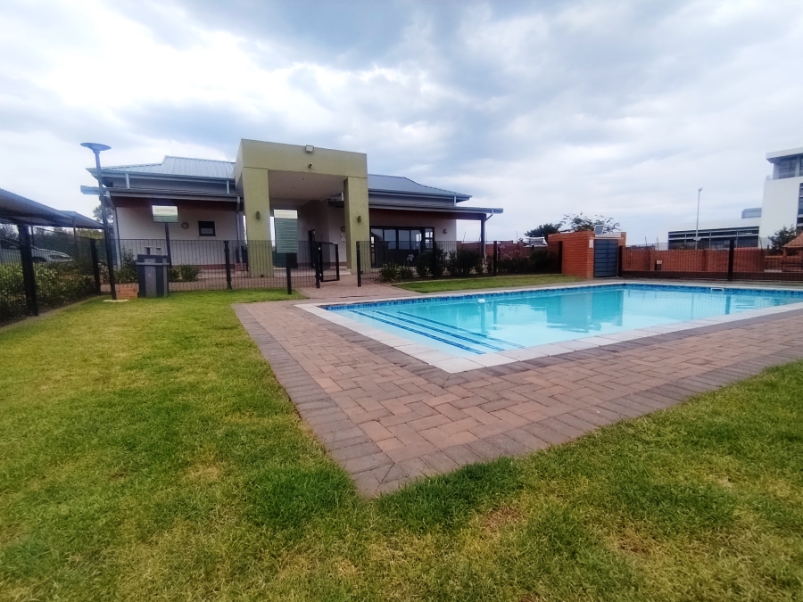 2 Bedroom Property for Sale in Founders Hill Gauteng