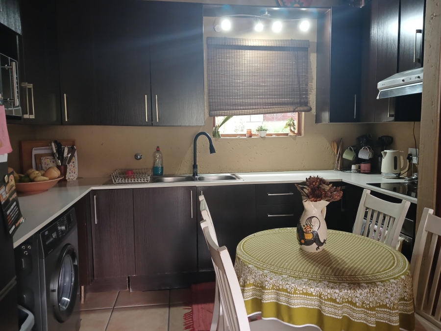 2 Bedroom Property for Sale in Sharonlea Gauteng