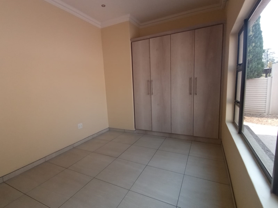 4 Bedroom Property for Sale in Three Rivers Proper Gauteng