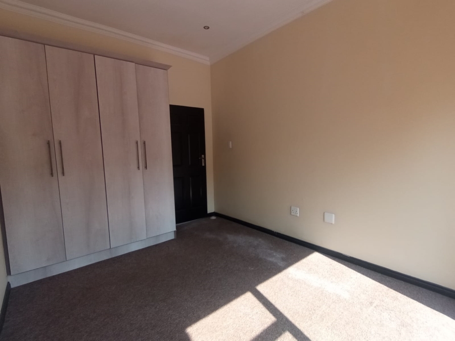 4 Bedroom Property for Sale in Three Rivers Proper Gauteng