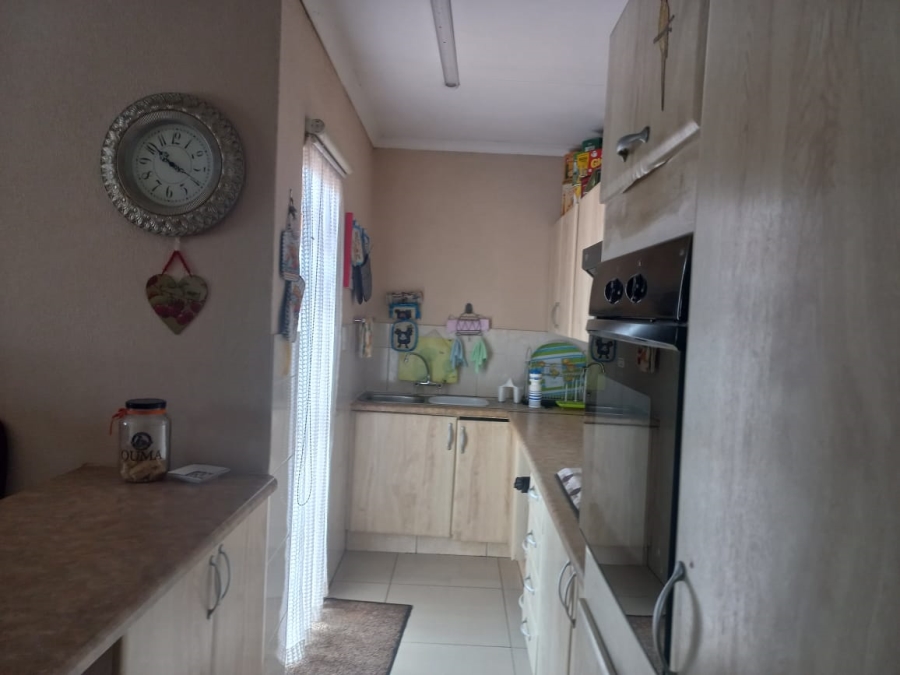 2 Bedroom Property for Sale in Three Rivers East Gauteng