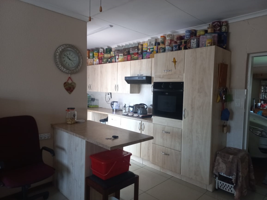 2 Bedroom Property for Sale in Three Rivers East Gauteng