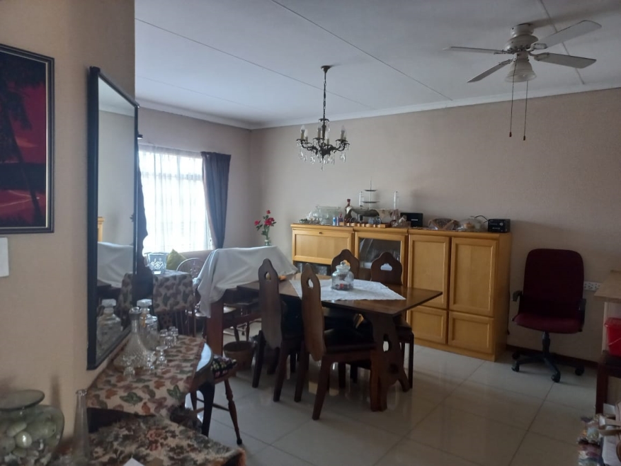 2 Bedroom Property for Sale in Three Rivers East Gauteng