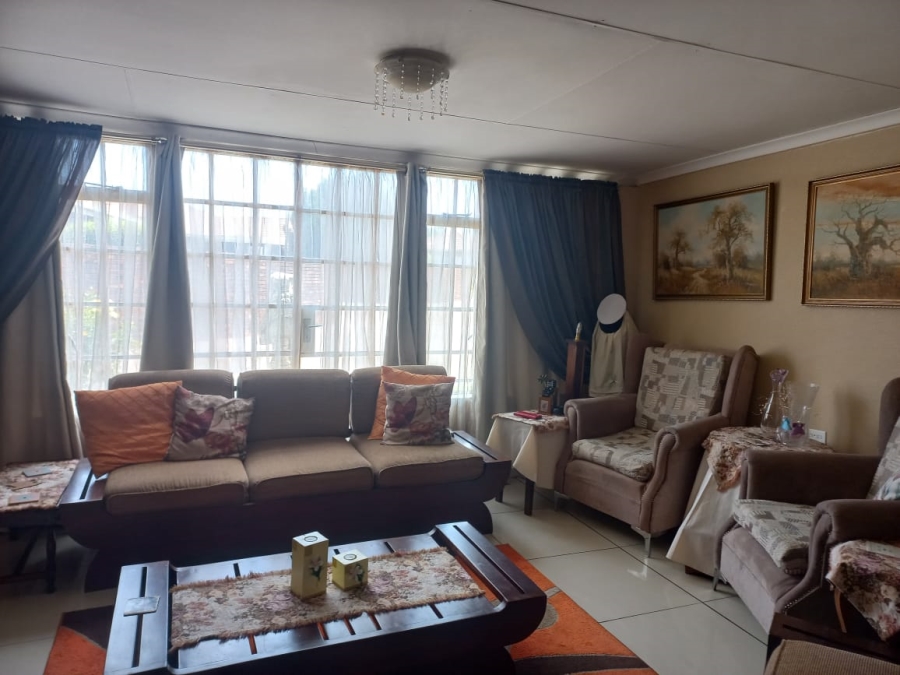 2 Bedroom Property for Sale in Three Rivers East Gauteng