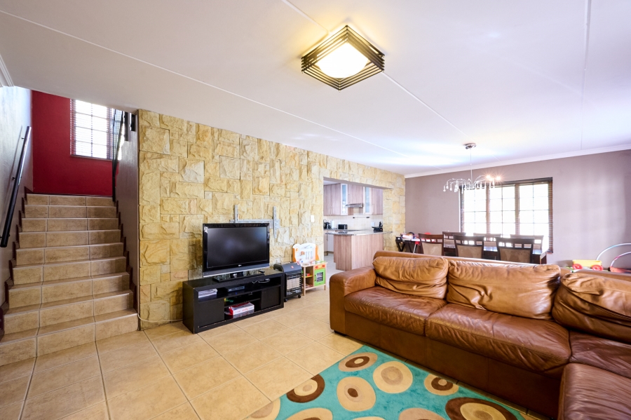 3 Bedroom Property for Sale in Noordwyk Gauteng