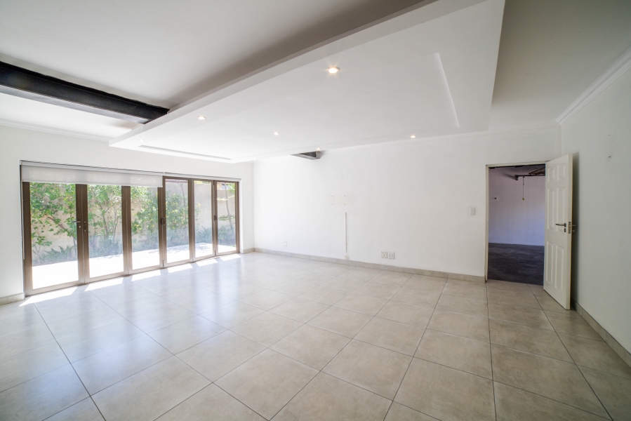 To Let 3 Bedroom Property for Rent in Broadacres Gauteng